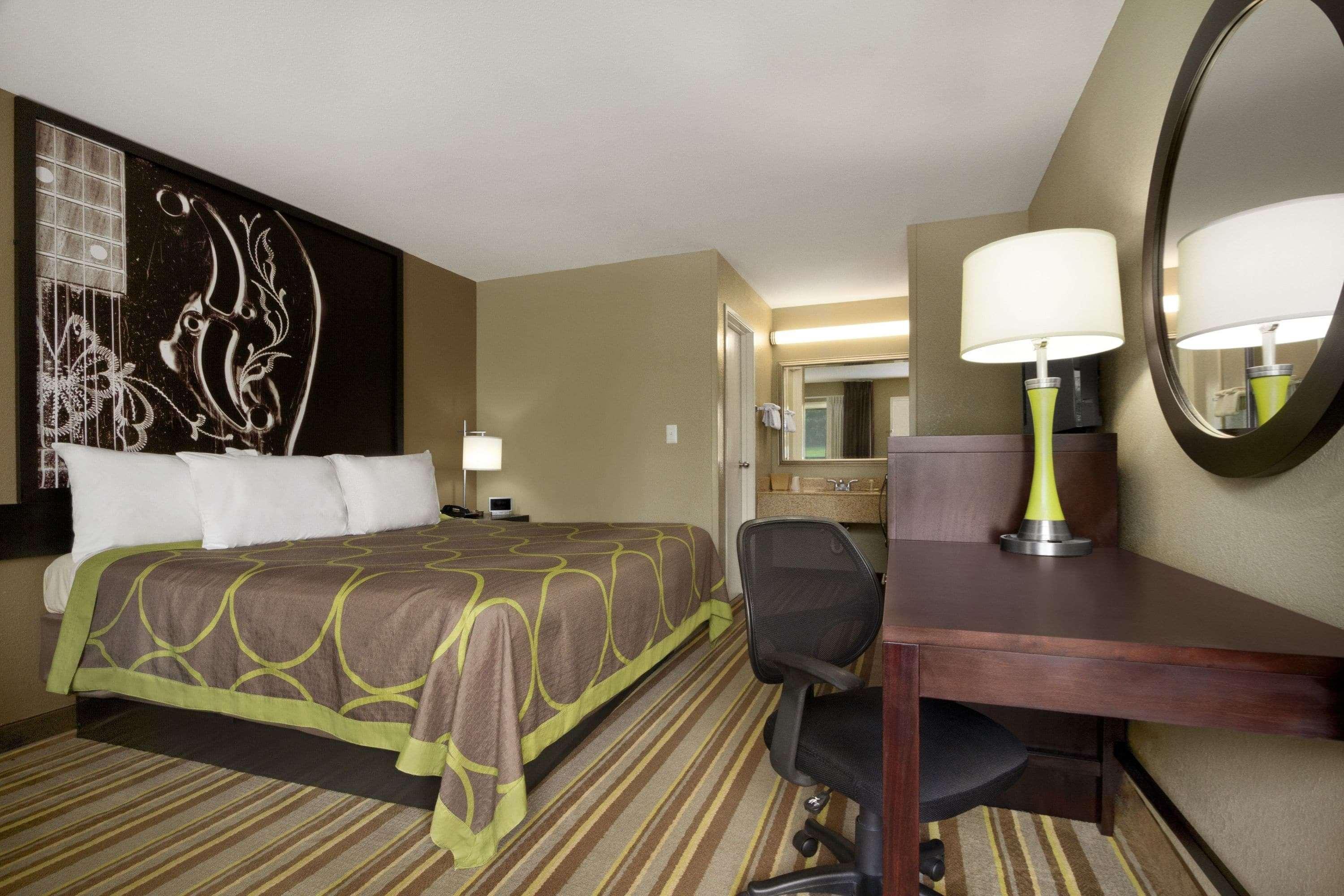 Super 8 By Wyndham-Tupelo Airport Motel Екстериор снимка