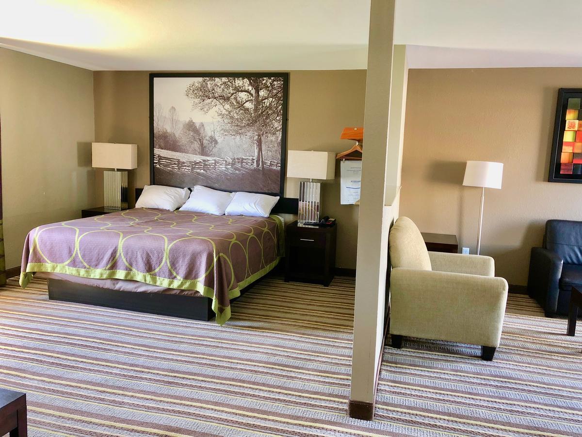 Super 8 By Wyndham-Tupelo Airport Motel Екстериор снимка